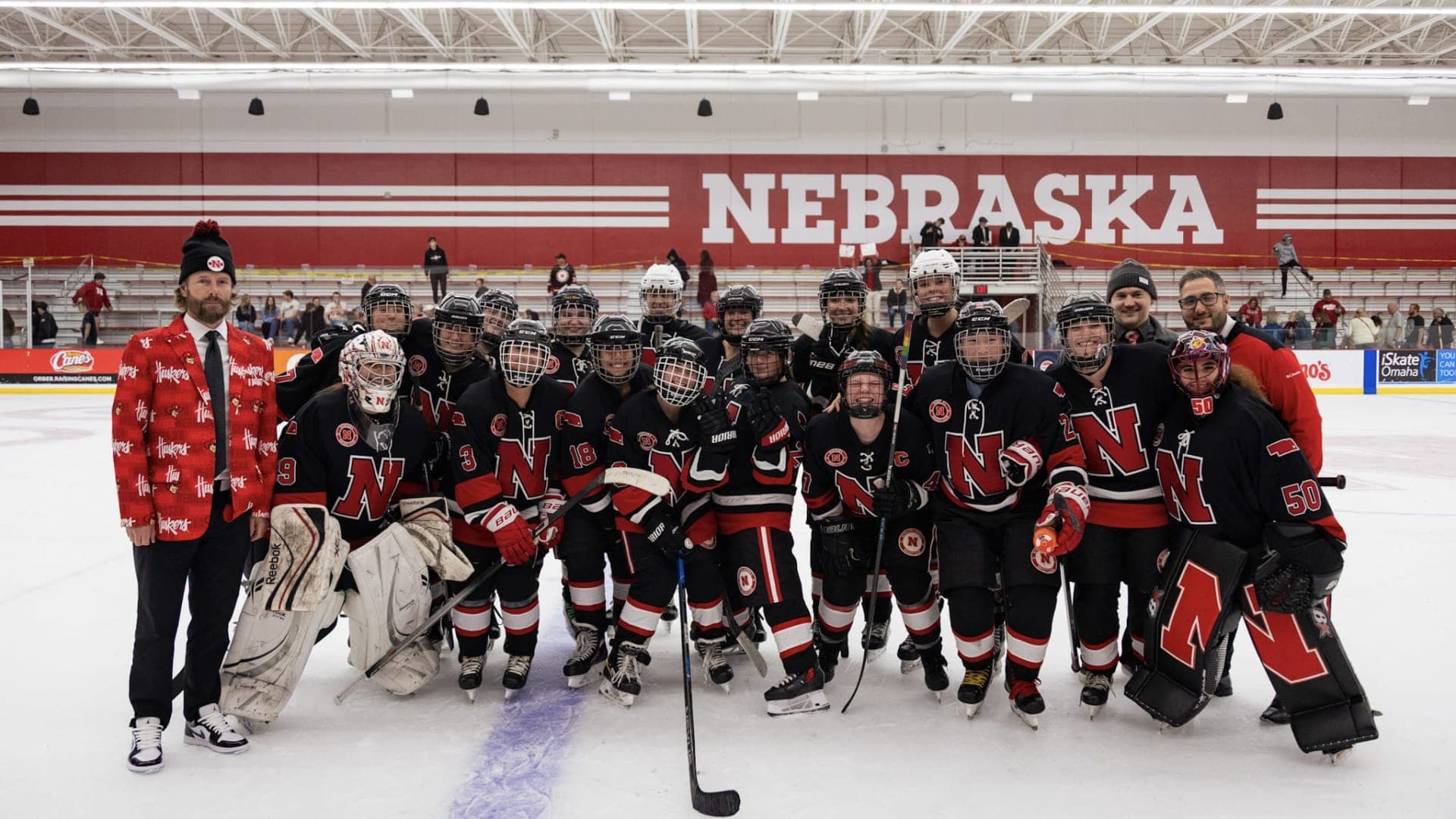 College Ice Hockey athlete in action — U.S. college sports recruiting with Smarthlete.